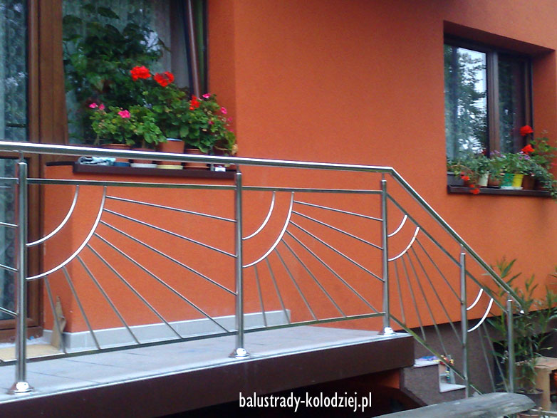 Balustrada ze stali nierdzewnej.Prywatny dom Kadcza.